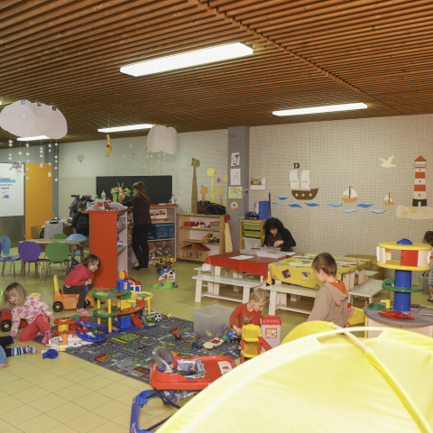 familien_obereau_kinderhort_yvonnebollhalder_1.jpg