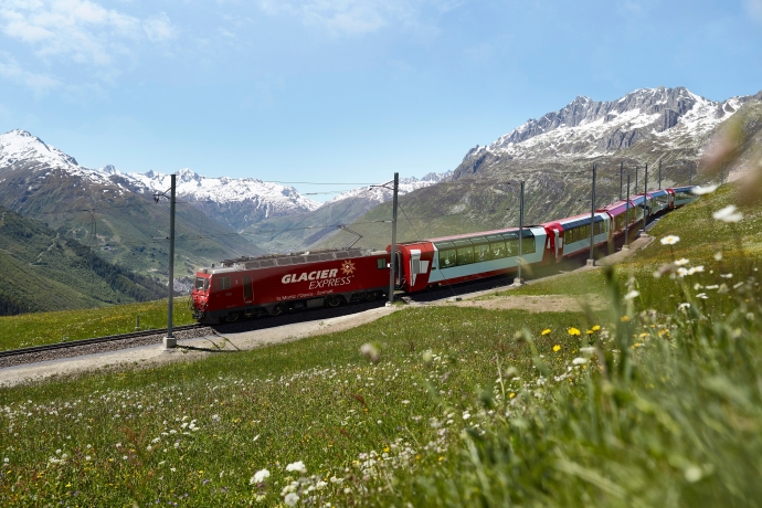 bahnreise_glacier-express_rhb_2.jpg