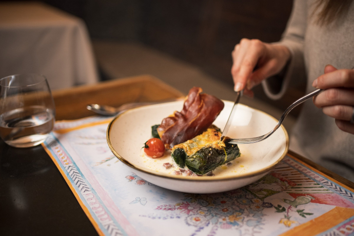 A plate of traditional capuns at the Hotel Stern in Chur, lovingly prepared and served (Photo: © Marco Hartmann, Graubünden Ferien) Plate of capuns, a Graubünden dish, at the Hotel Stern in Chur